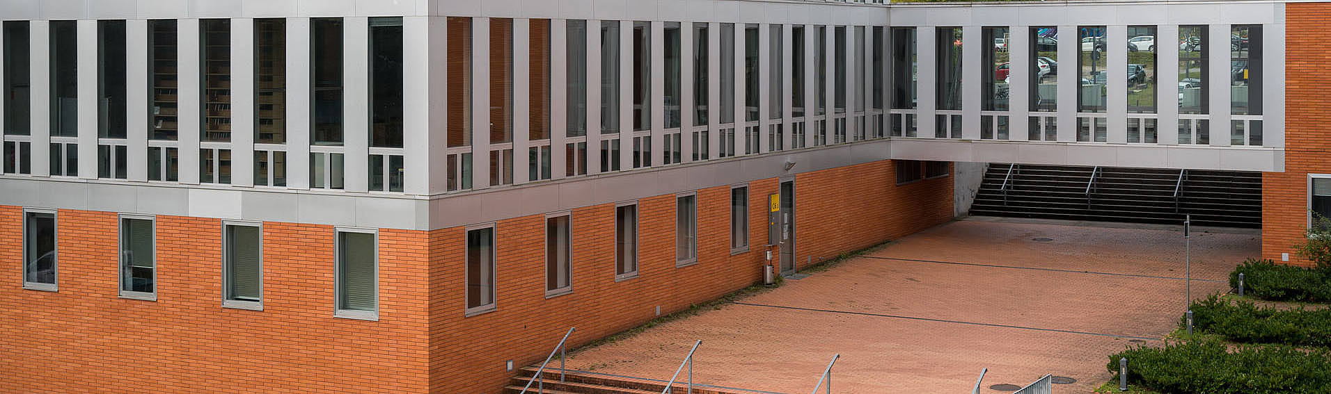 Rückseite des Gebäudes A6 2 auf dem Campus der Universität des Saarlandes