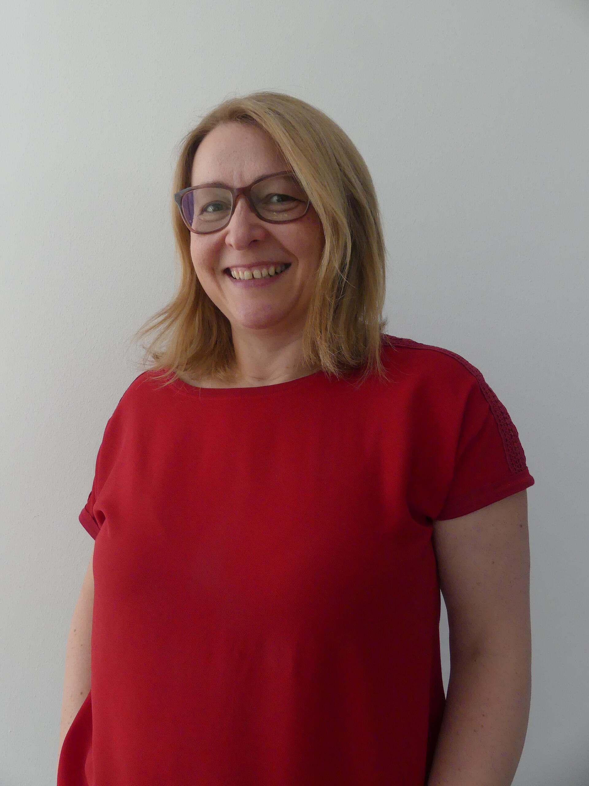 Frau mit blonden Haaren