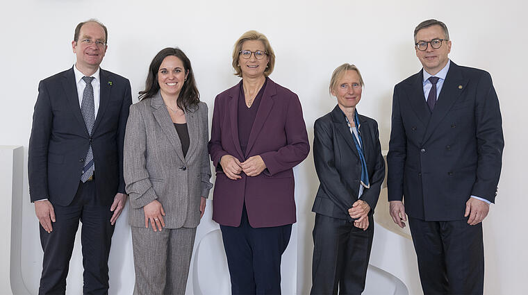 Gruppenbild vom Besuch der Generaldelegierten der Provinz Québec und Ministerpräsidentin Anke Rehlinger