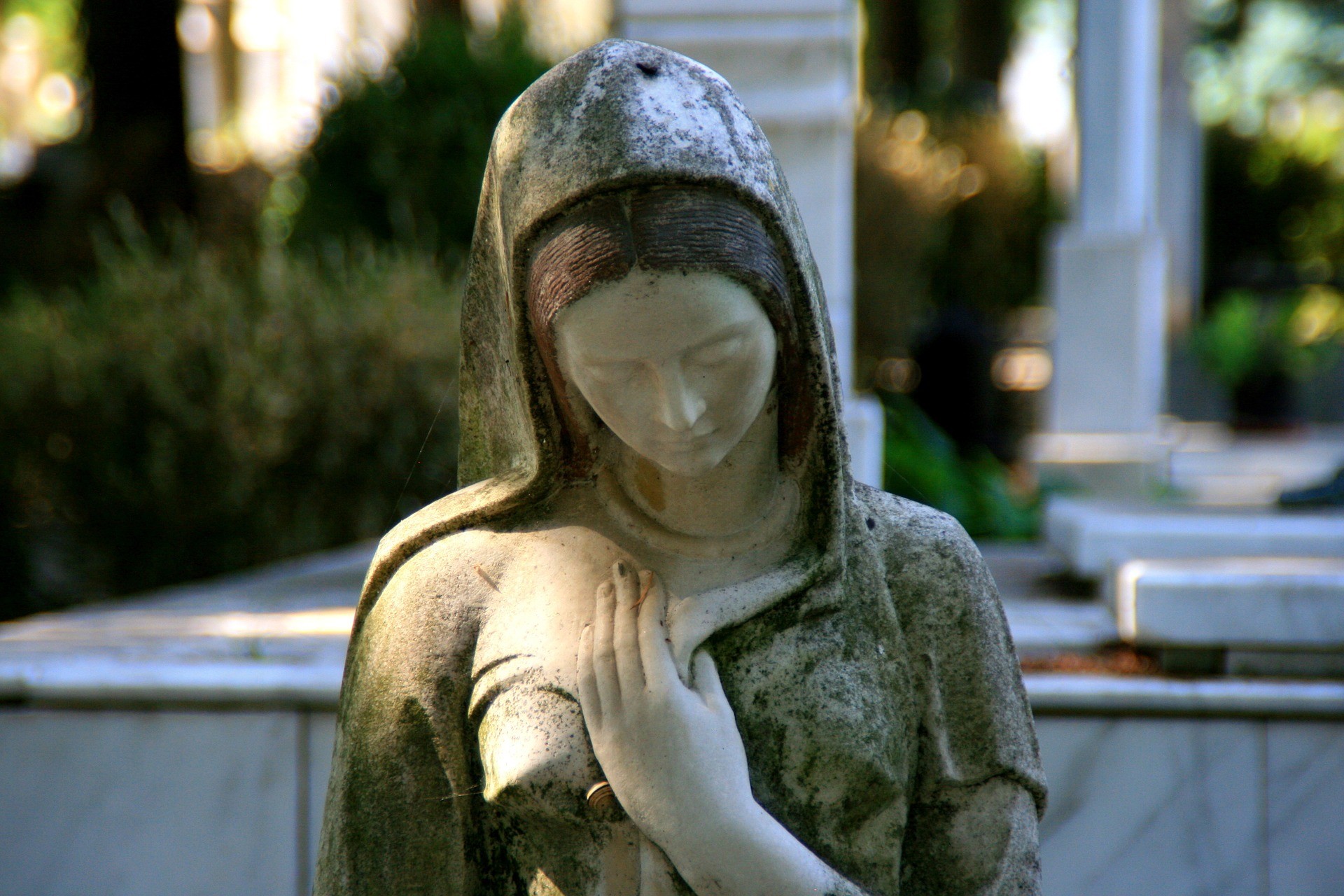 Statue der Jungfrau Maria 