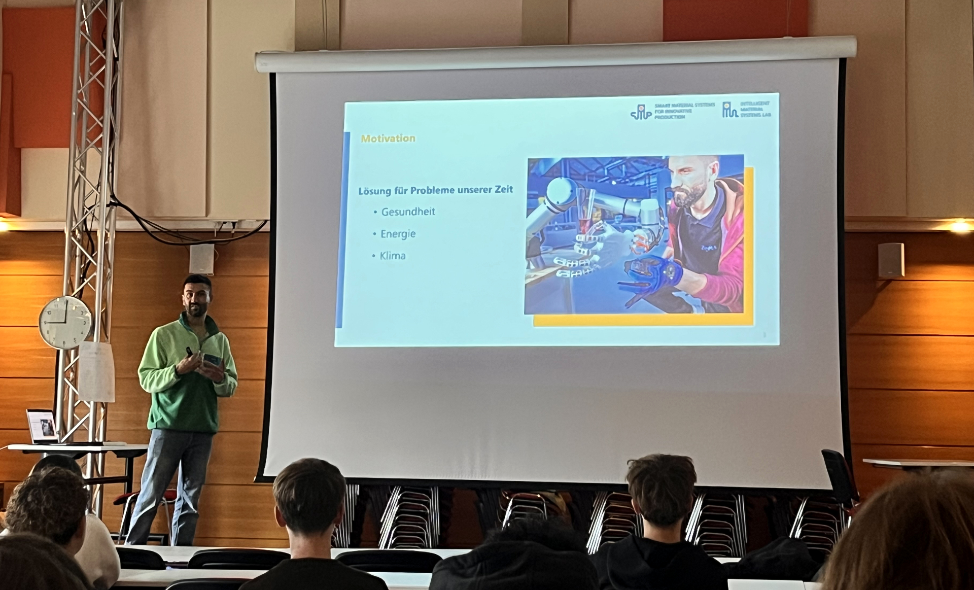 Präsentation zu Smarten Materialien von Paul Motzki