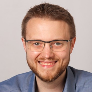 Dr. Pascal Peter