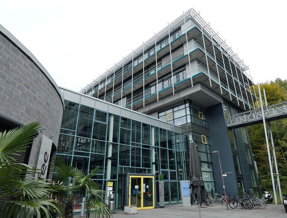 Gebäude E1 3 der Universität des Saarlandes