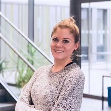 Portraitfot von Dr. Janina Frisch
