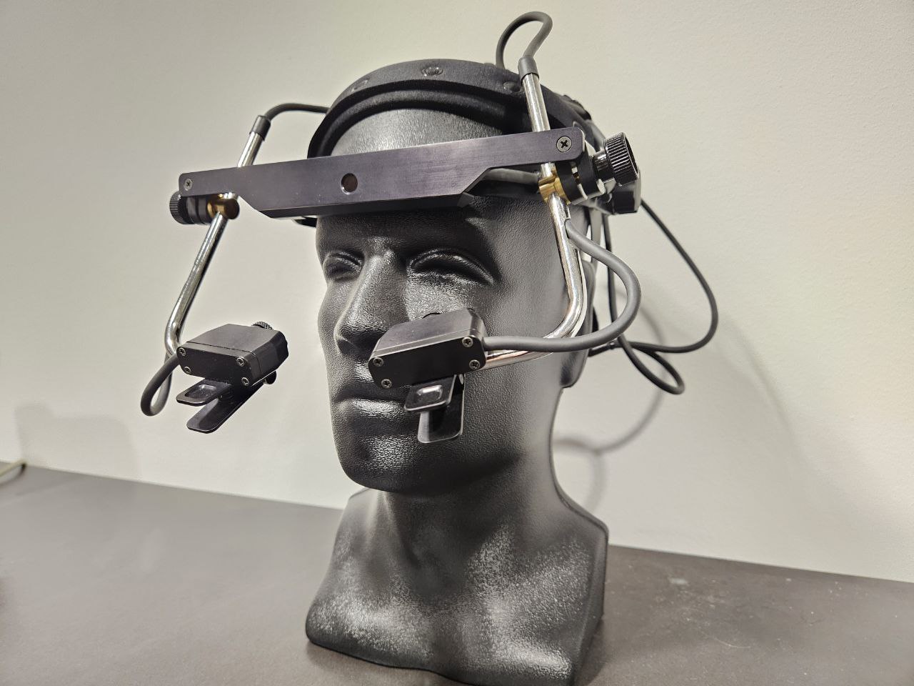 Image of an eye tracker