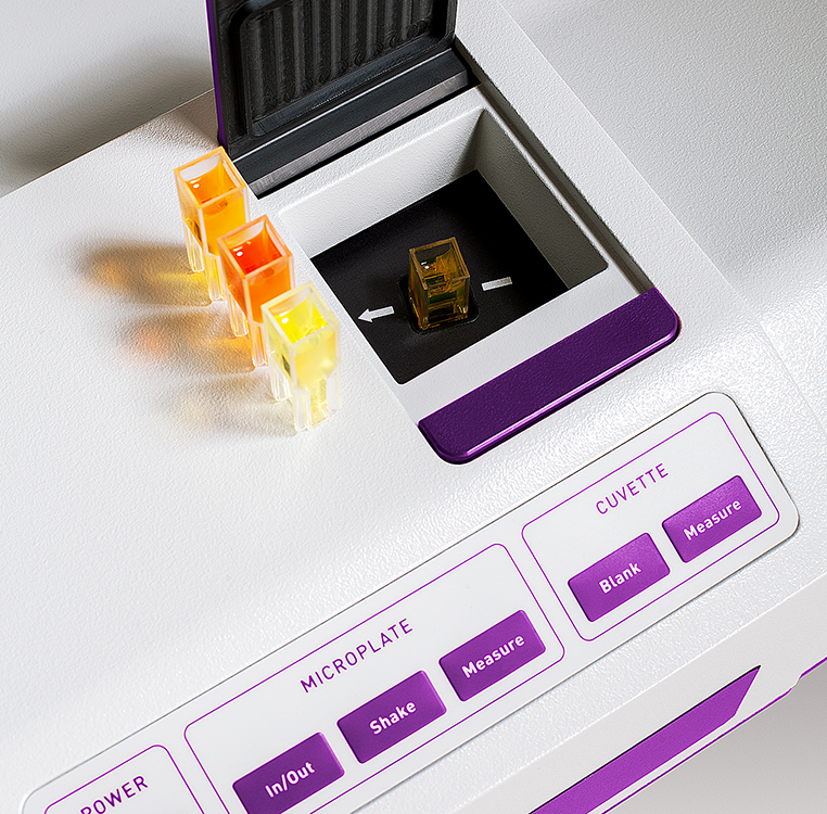 UV-Vis Absorptionsspektrometer zur Bestimmung der Lichtabsorption und Konzentration von Proben in der Laboranalytik.