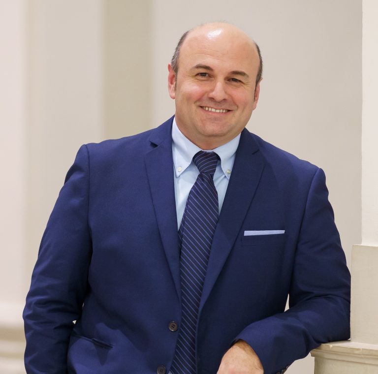 portrait d'Elton Prifti