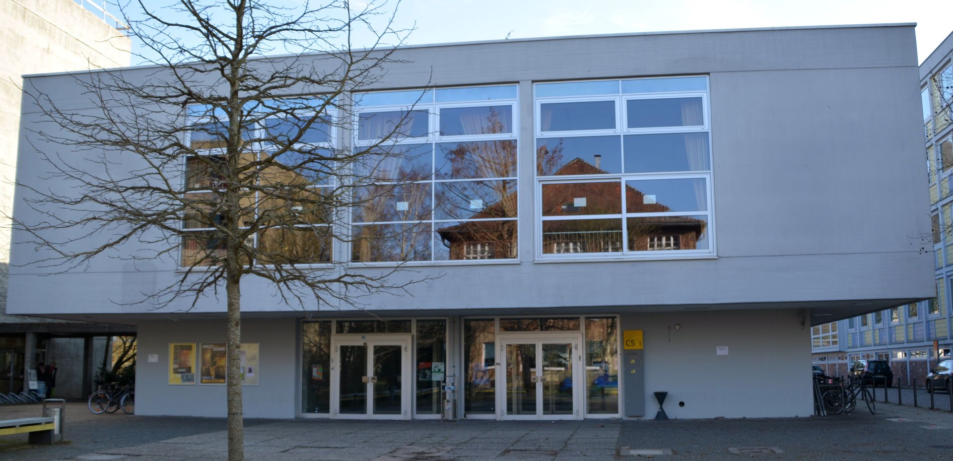 Gebäudeansicht C5 1 auf dem Campus der Universität des Saarlandes