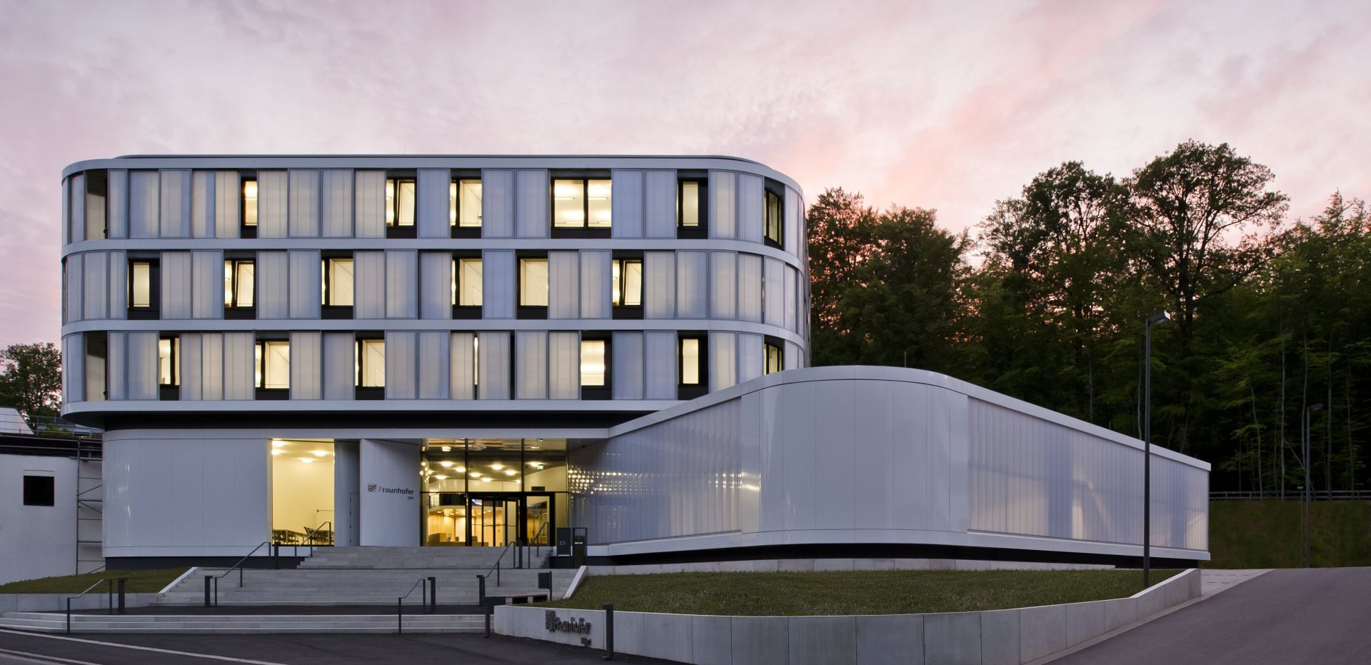 Gebäudeansicht E3 1 auf dem Campus der Universität des Saarlandes