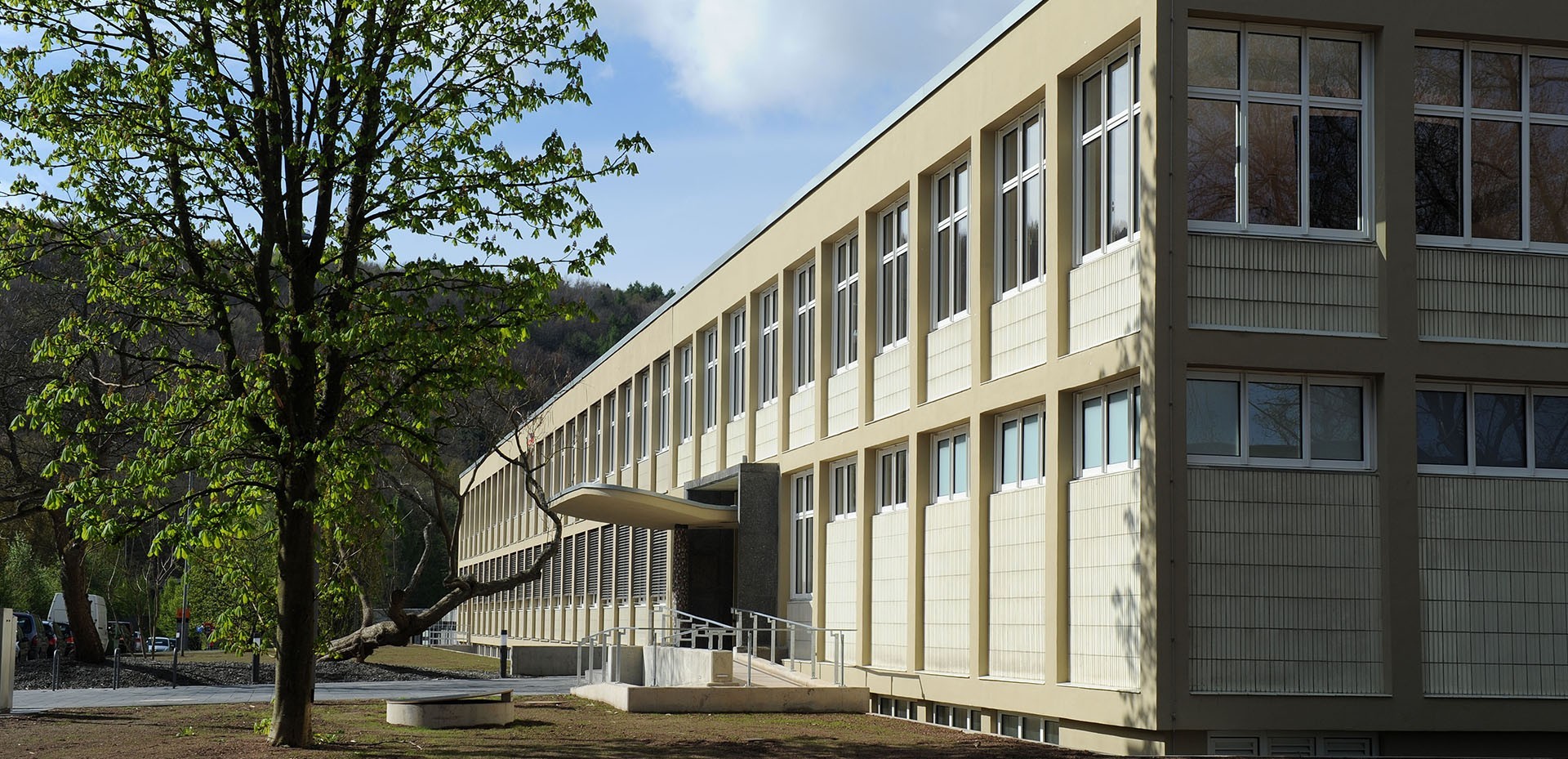 Gebäudeansicht B1 1 - Sulb auf dem Campus der Universität des Saarlandes