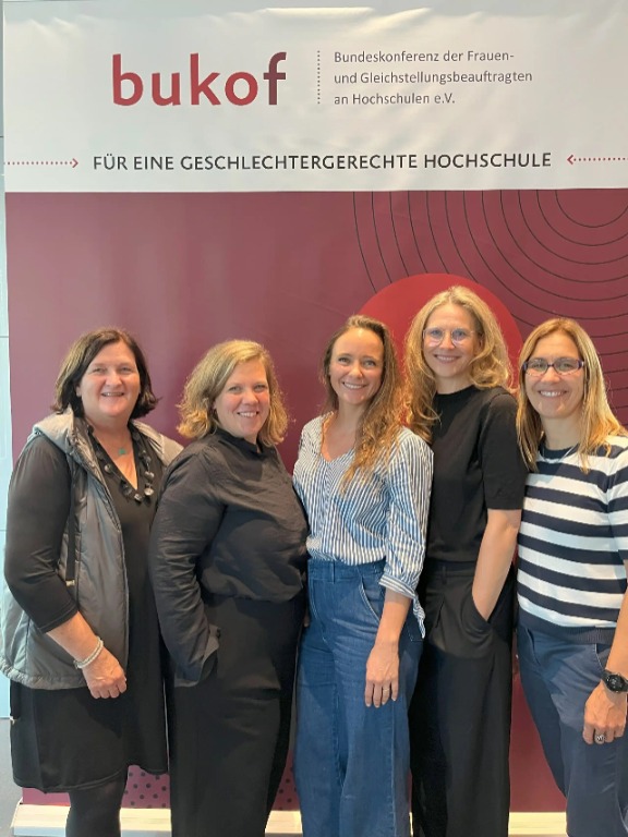 bukof-Vorstand 2025-2027 v.l. n. r.: Dr. Sybille Jung, Nina Lawrenz, Christina Wolff, Alexandra Kühnen, Katja Kraft